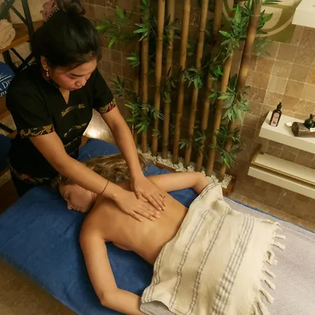 Five Diamonds Отель *