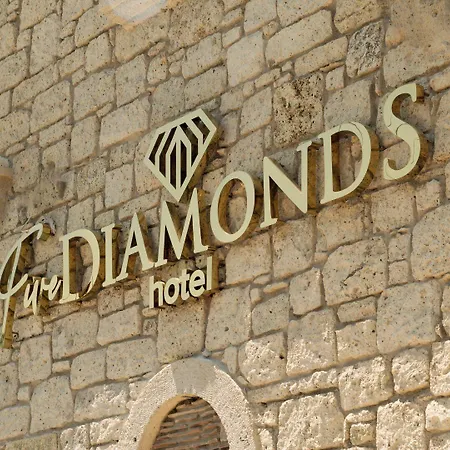 فندق Five Diamonds *